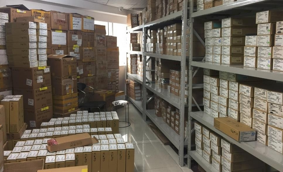 Chuangyunxinyuan Elektronika składowa w magazynie SICFET N-CH 650V 95A H2PAK-7 SCTH100N65G2-7AG